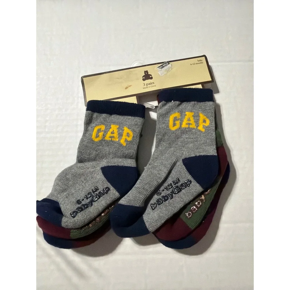 BabyGap 3 Pairs Logo Varsity Socks 6-12 Months Grey Burgundy Olive Non-Slip NEW